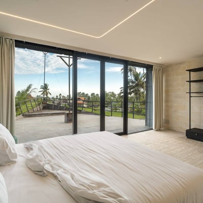 Vermietung einer luxuriösen Designer-Villa mit Blick auf die Reisfelder, Tegallalang, Bali, Indonesien